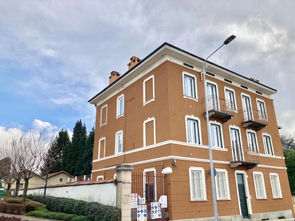 Palazzo Proietti Bilo 2 Apartment Biella Exterior photo